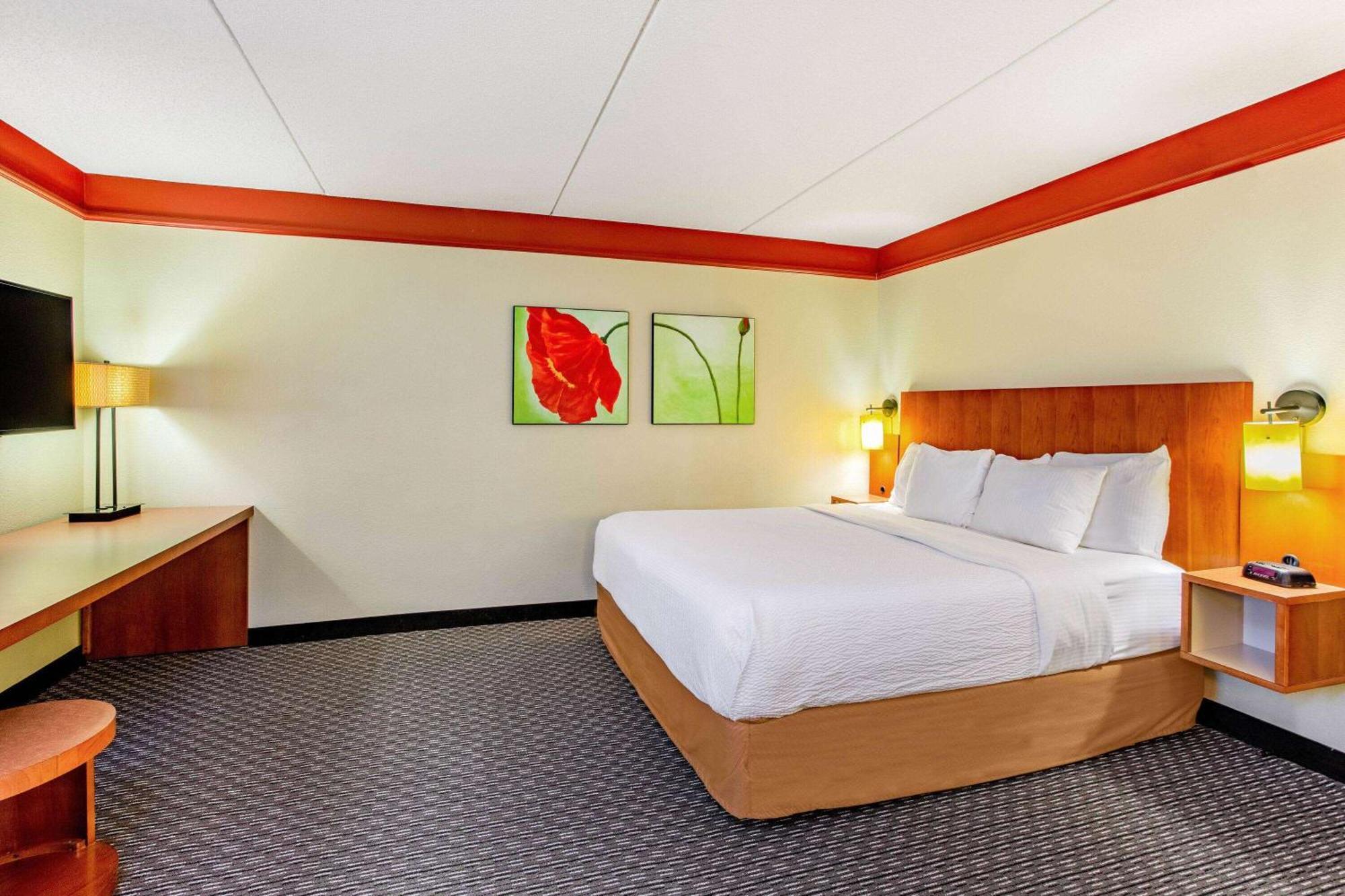 La Quinta By Wyndham Raleigh/Durham Southpoint Hotel Exterior photo